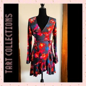 BNWT 🆕🌺 Beautiful Tart Coll. Floral Wrap Dress